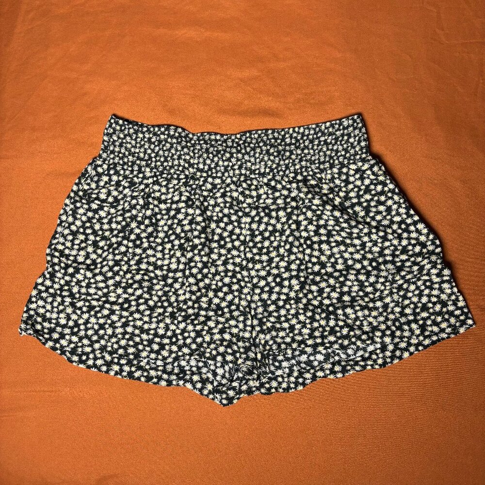 American Eagle Black White Yellow Daisy Floral Flowy Spring Summer Shorts Medium